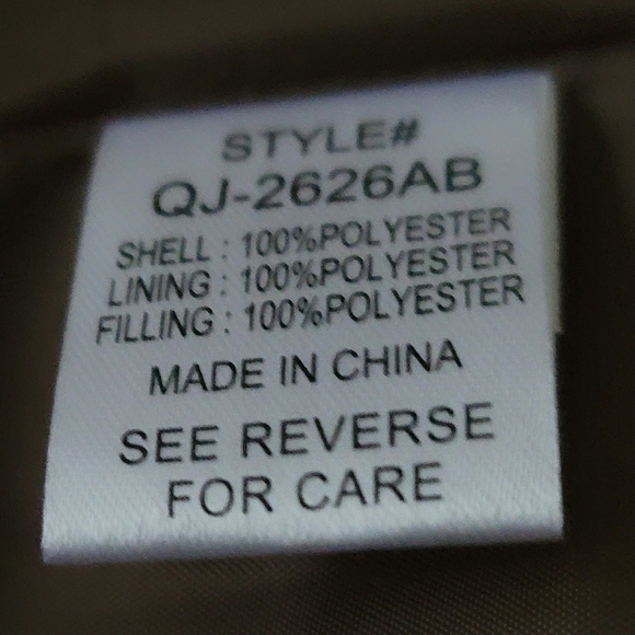 Puffer Vest Women's XL (16-18) - Picture 9 of 10